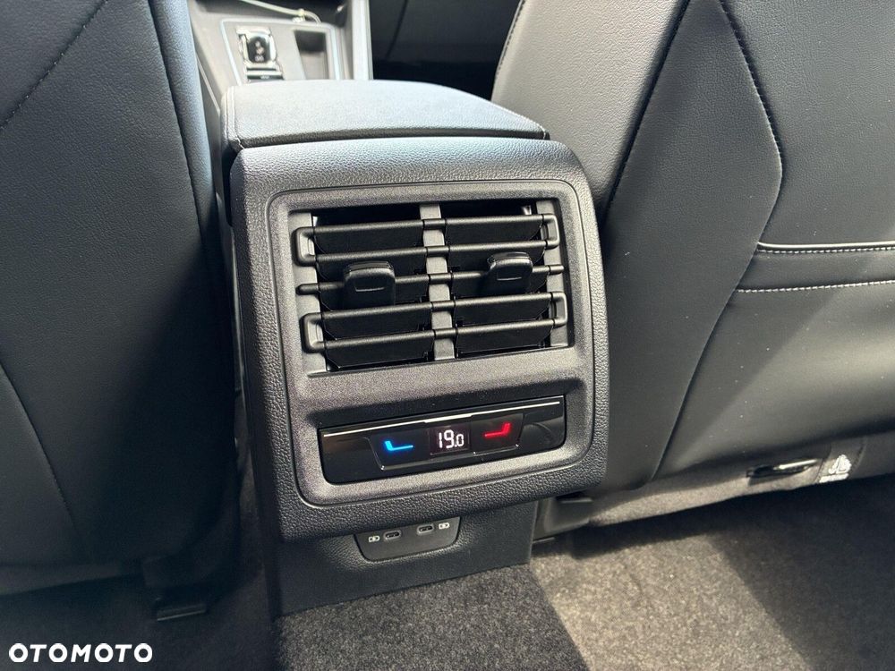 Volkswagen Golf - 27