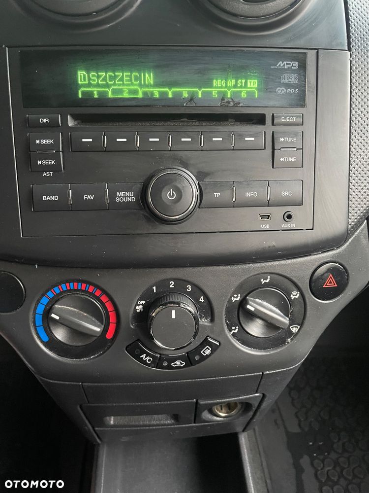 Chevrolet Aveo 1.2 16V LS - 10