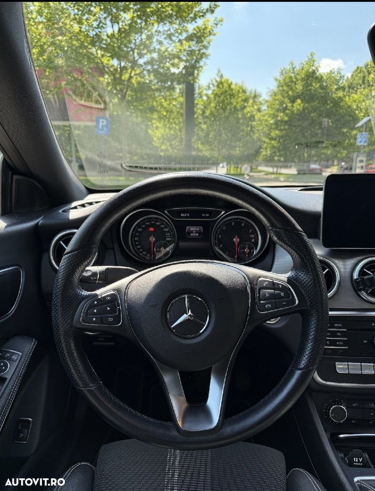 Mercedes-Benz CLA 200 - 12