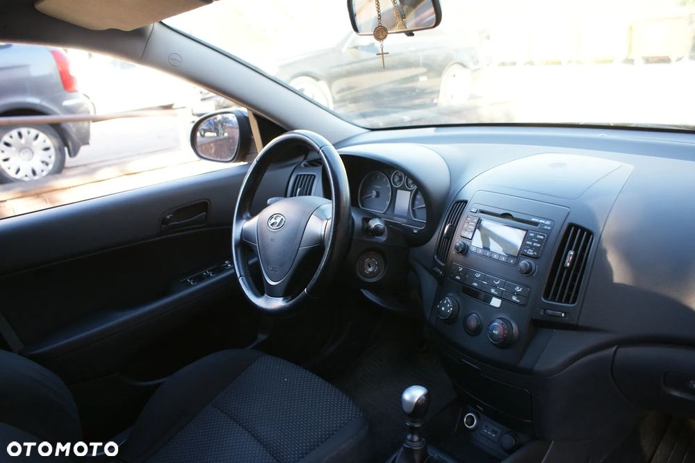 Hyundai i30 1.4 Blue Comfort - 14