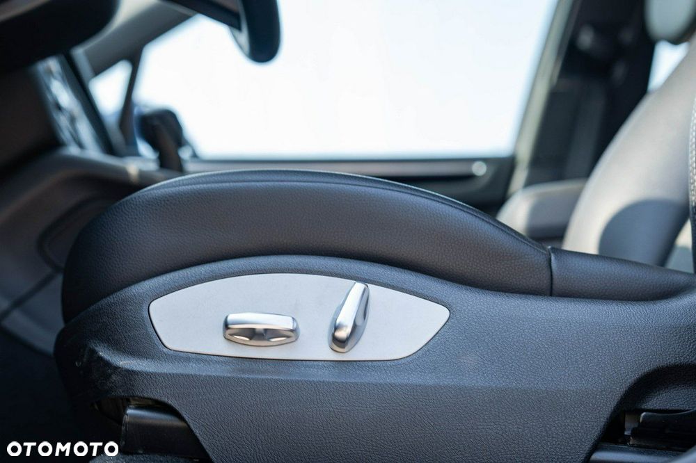 Porsche Macan Standard - 23