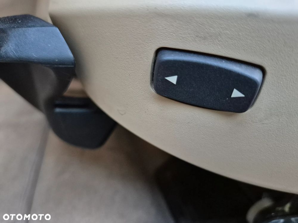 BMW Seria 3 325i - 14