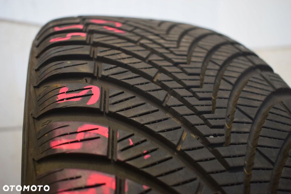 R19 235/45 Kumho Solus 4S HA32 Wysyłka gratis! - 2