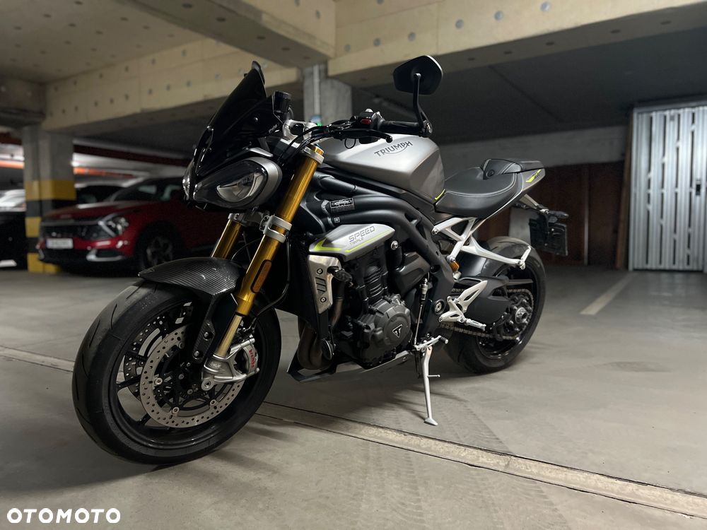 Triumph Speed Triple - 1