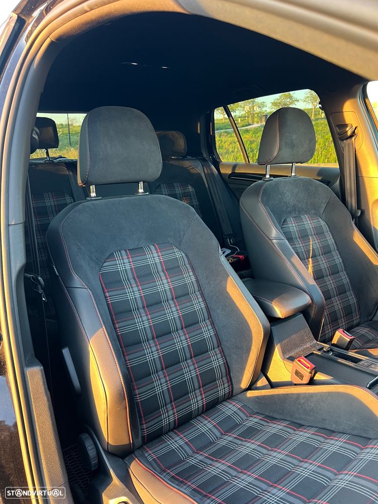 VW Golf GTI Performance BlueMotion DSG - 16