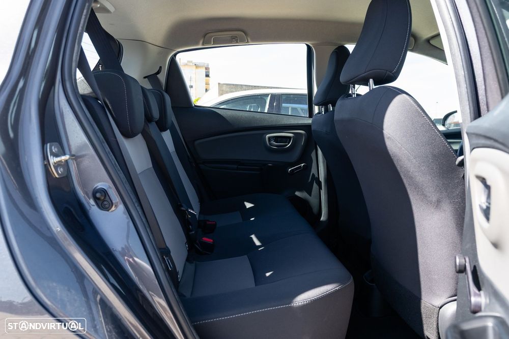 Toyota Yaris 1.0 VVT-i ACtive+AC - 13