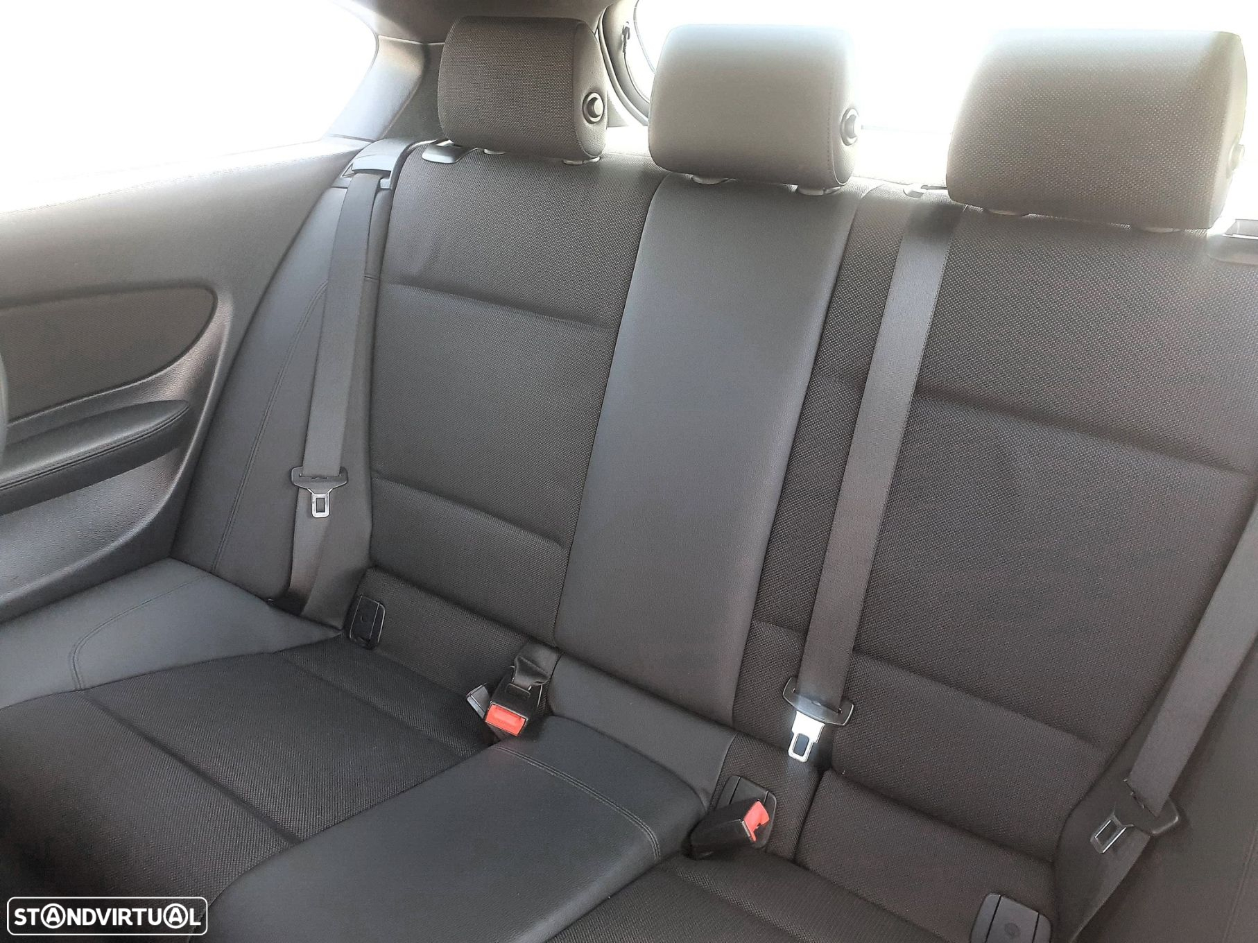 BMW 118 d Pack M - 32