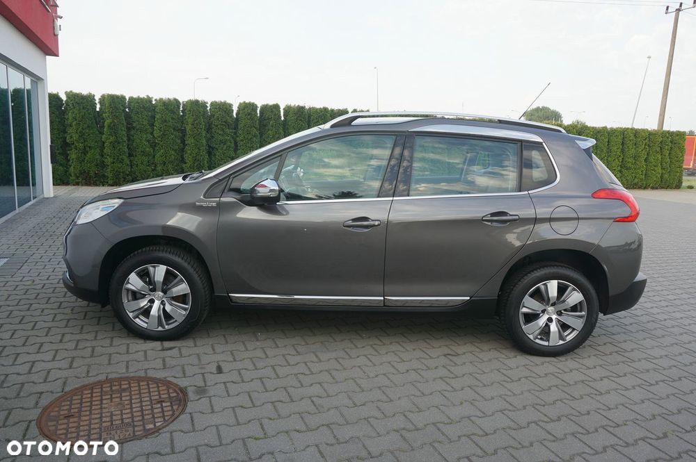 Peugeot 2008 1.6 BlueHDi Allure S&S - 33