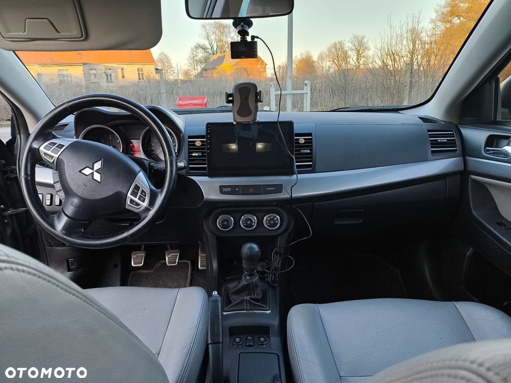 Mitsubishi Lancer - 9