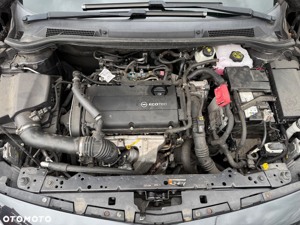 Opel Astra 1.6 Turbo Edition - 35
