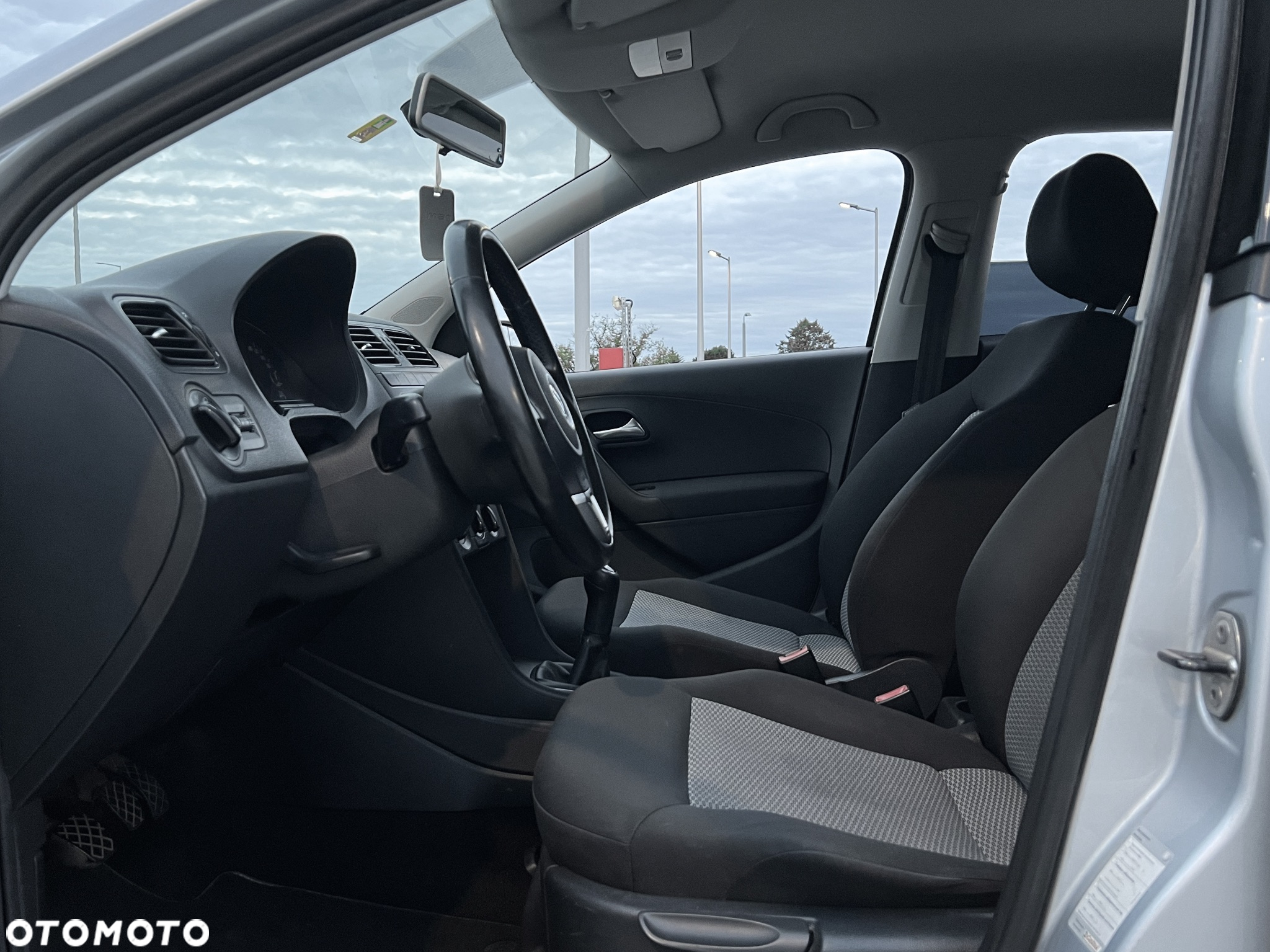 Volkswagen Polo 1.4 16V Trendline - 12