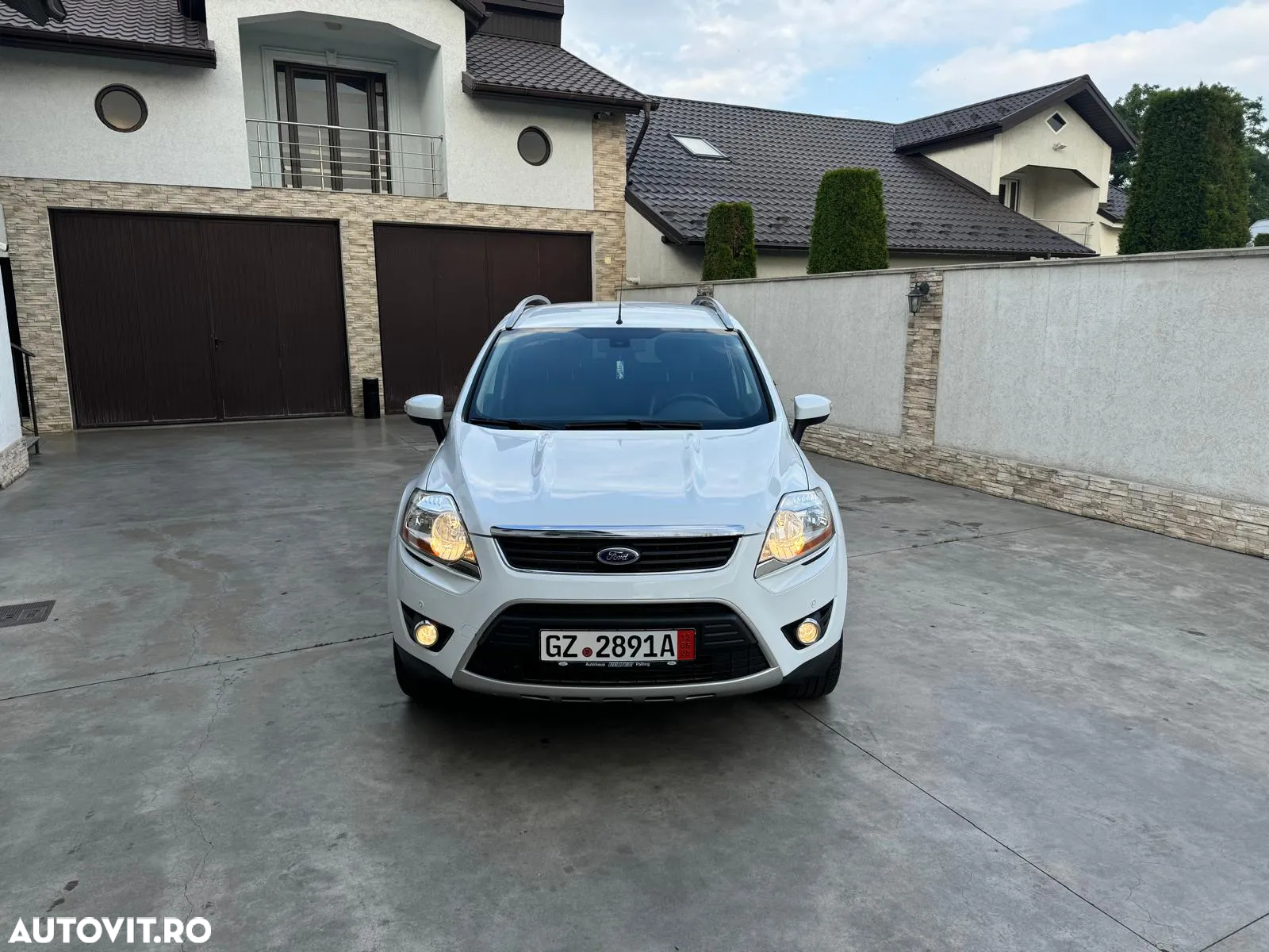 Ford Kuga - 2