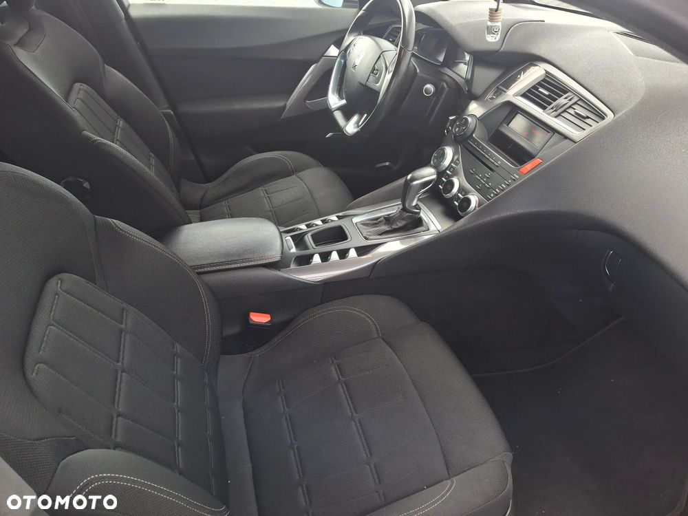 Citroën DS5 THP 155 Chic - 12