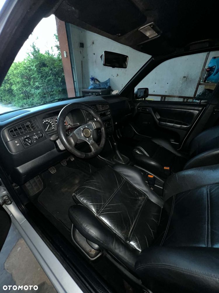 Volkswagen Golf 1.8 CL - 8