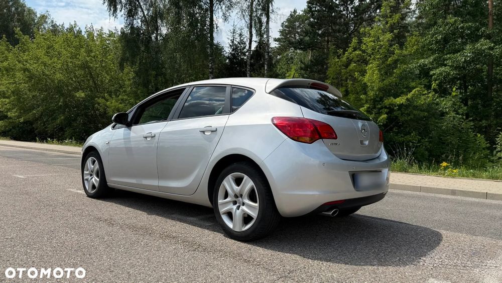 Opel Astra 1.4 T Enjoy - 9