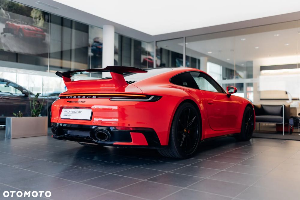 Porsche 911 Carrera 4S - 13