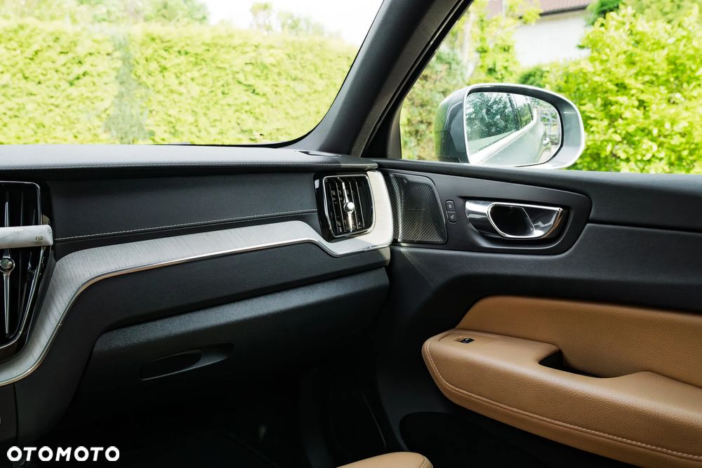 Volvo XC 60 D5 SCR AWD Inscription - 24