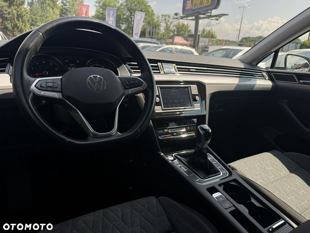 Volkswagen Passat - 15