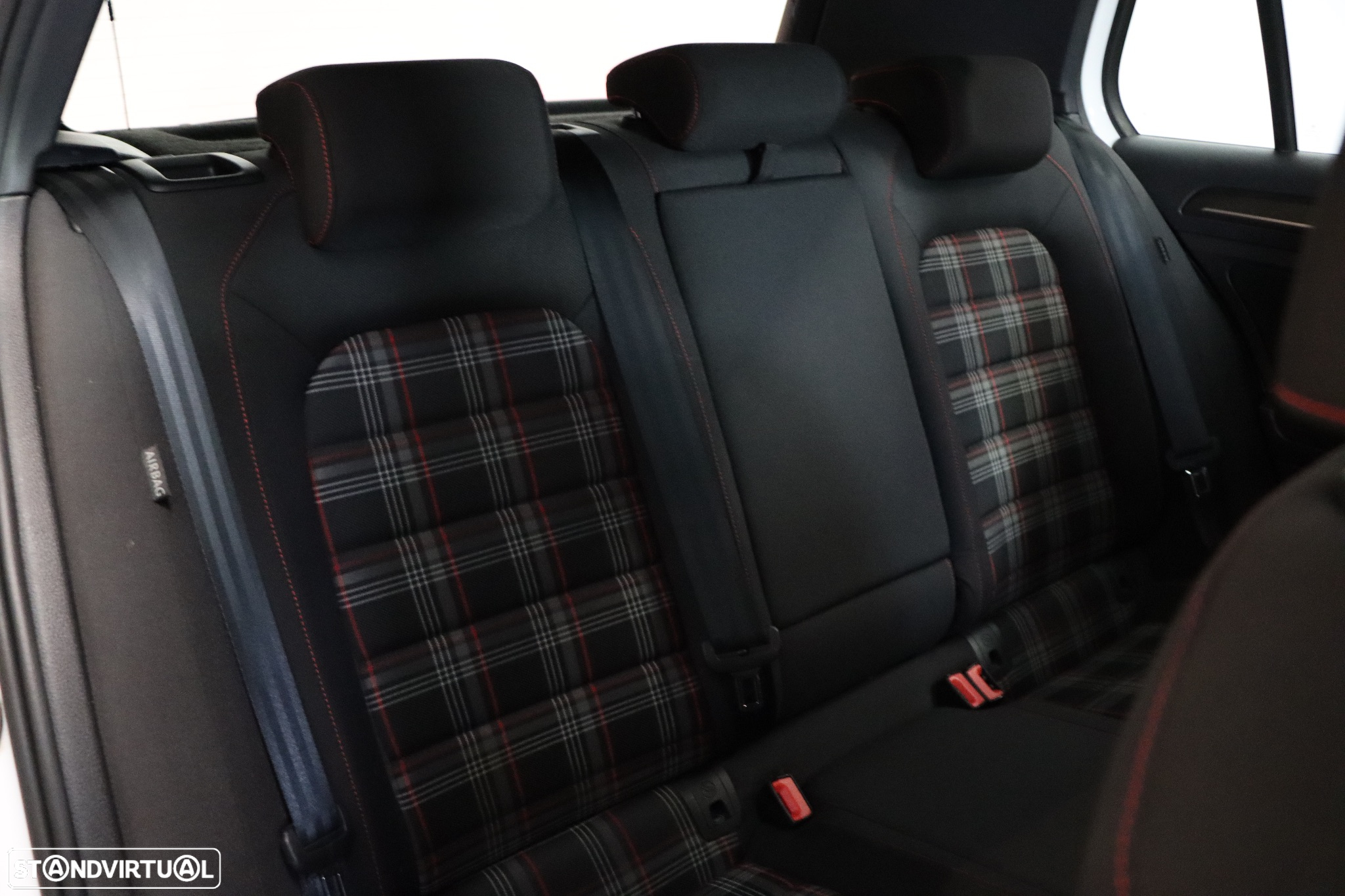 VW Golf 2.0 TSI GTI DSG Performance - 19