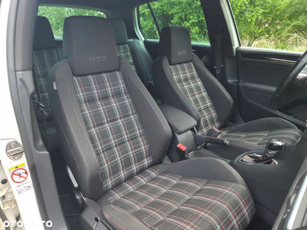 Volkswagen Golf 2.0 GTI DSG - 29