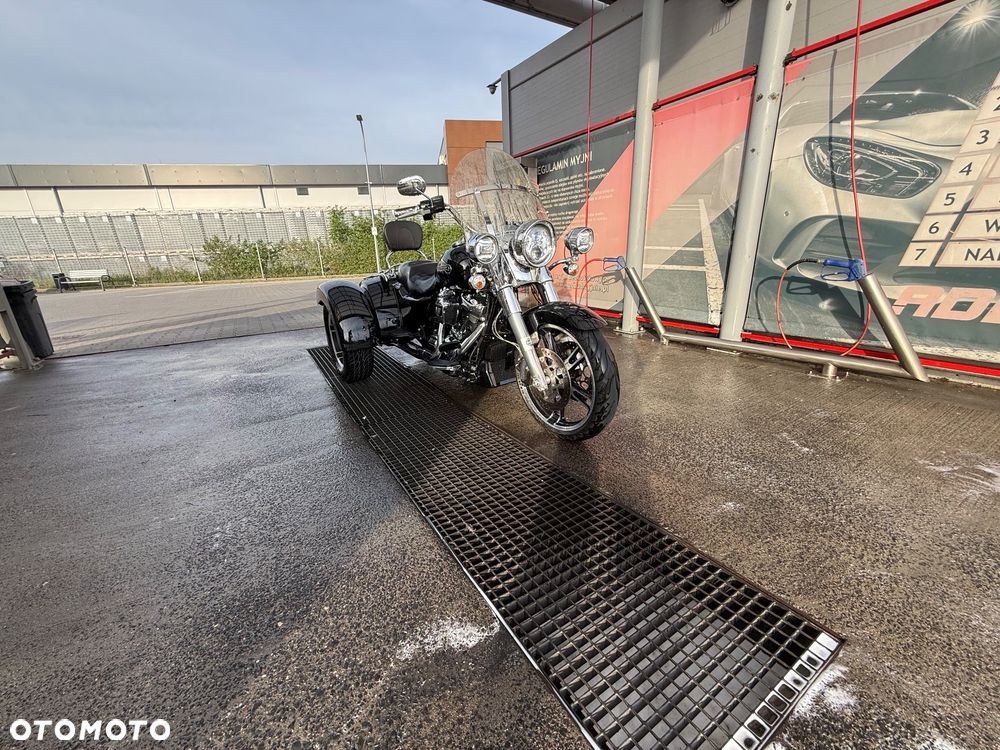 Harley-Davidson Trike Freewheeler - 4