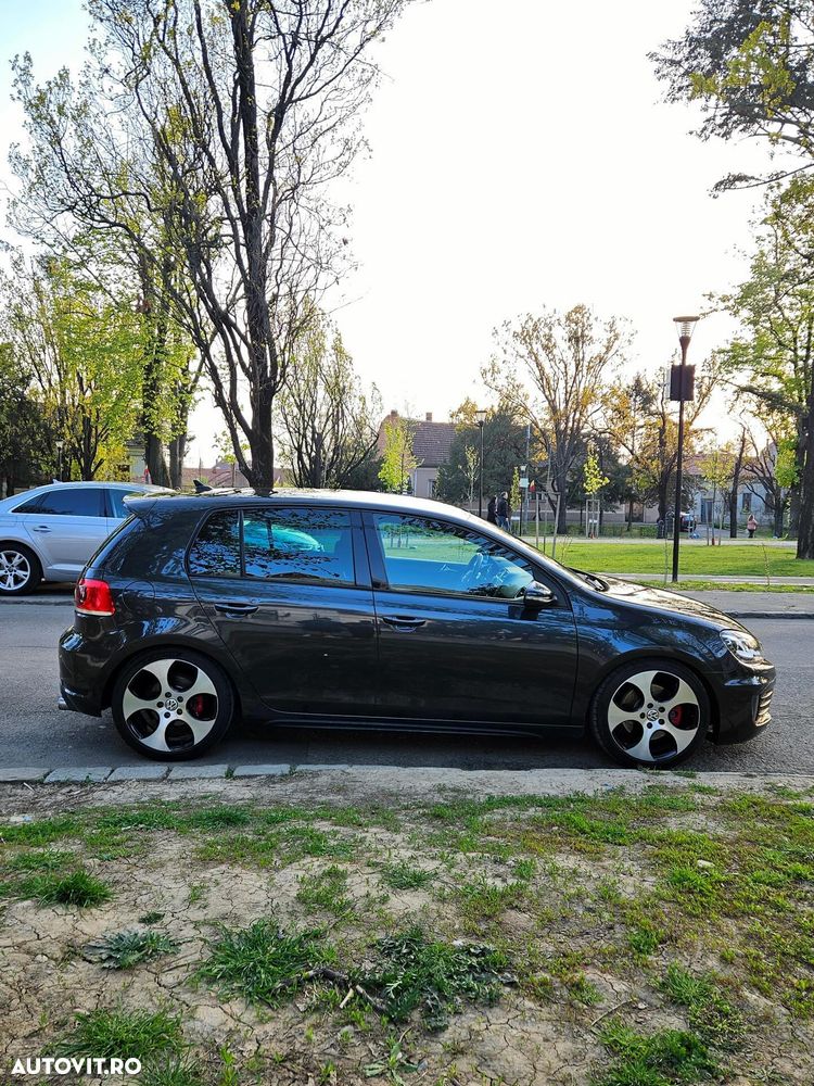 Volkswagen Golf 2.0 TSI GTI DSG - 2