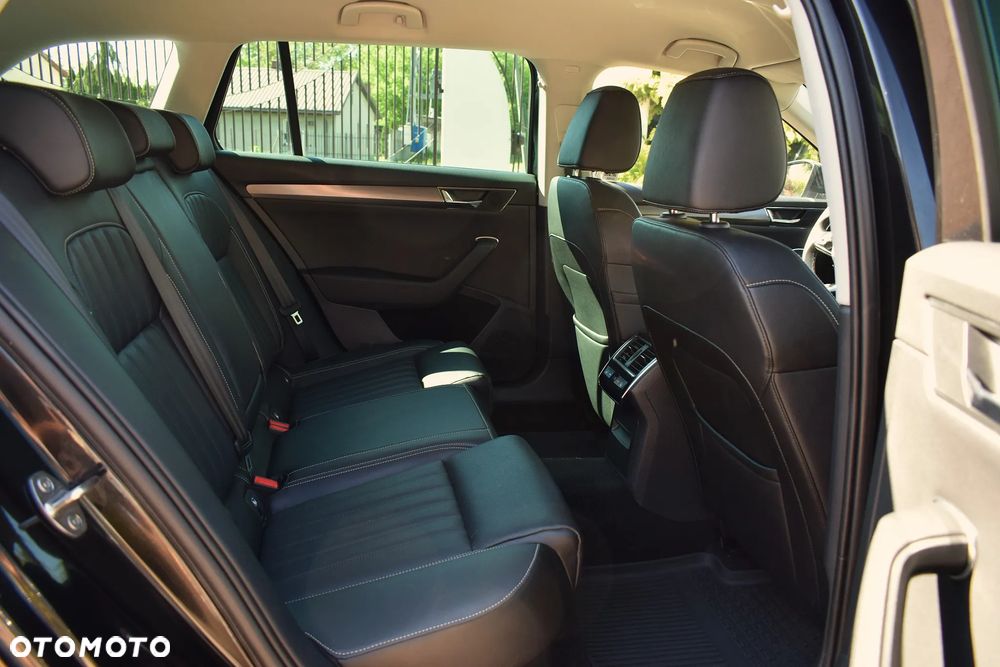 Skoda Superb 2.0 TDI SCR Style DSG - 9
