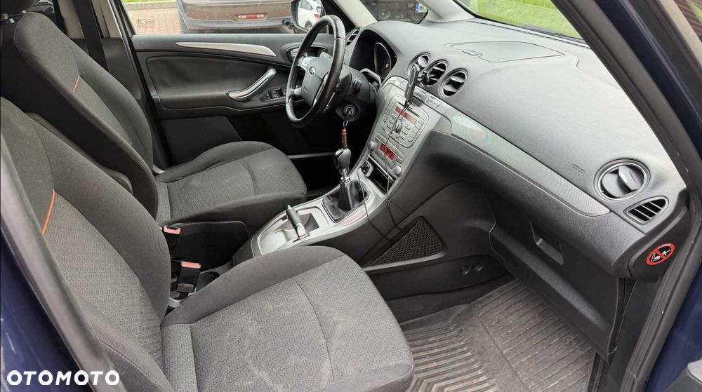 Ford Galaxy - 4