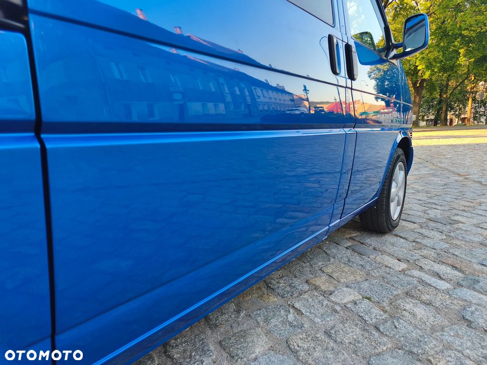 Volkswagen Multivan - 13