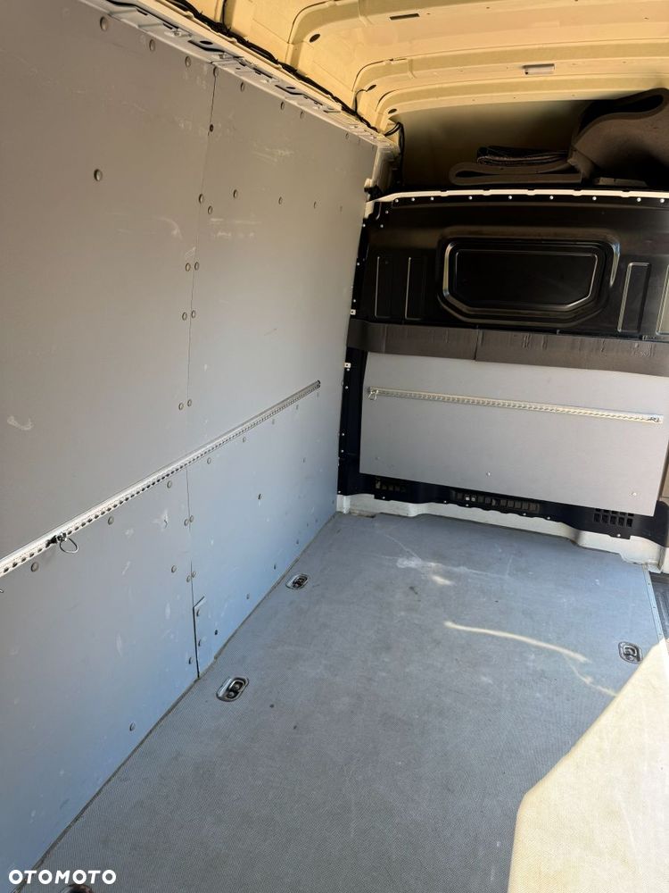 Volkswagen CRAFTER - 28