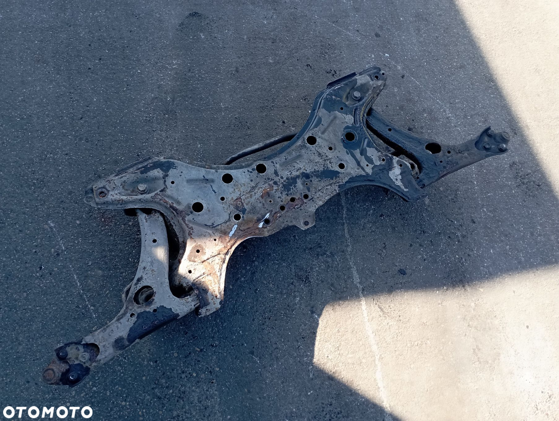 BELKA ZAWIESZENIA SANKI

 TOYOTA
 COROLLA VERSO I - 6