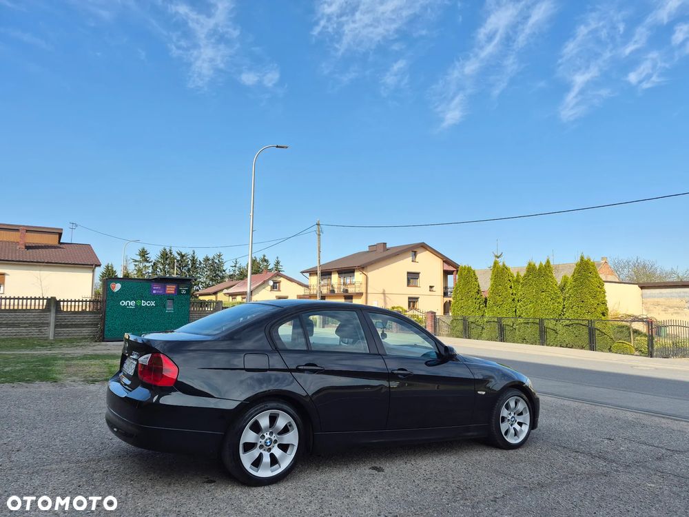 BMW Seria 3 320i - 5