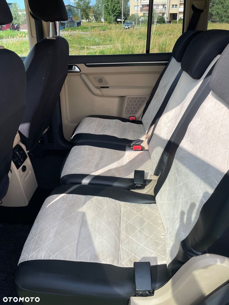 Volkswagen Touran 2.0 TDI DPF Highline DSG - 16