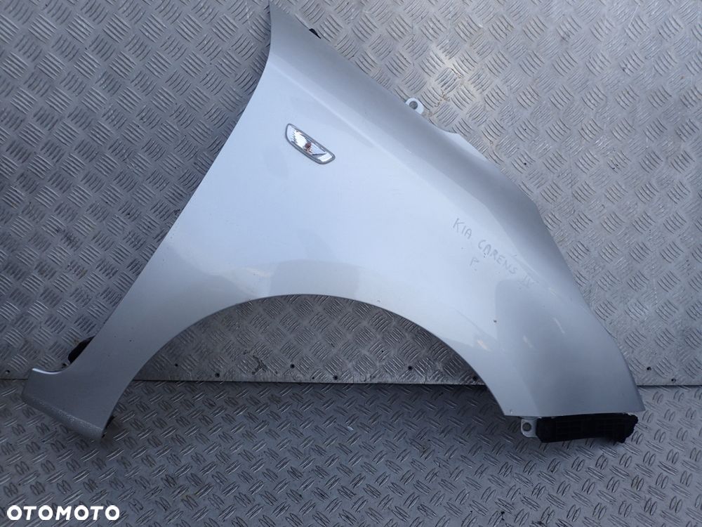 BLOTNIK PRAWY PRZOD KIA CARENS IV 2013ROK KOLOR  RADOM - 1