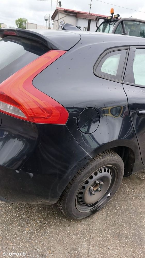 VOLVO V40 II 13r ĆWIARTKA BŁOTNIK POSZYCIE PRAWY TYŁ 452-46 - 1
