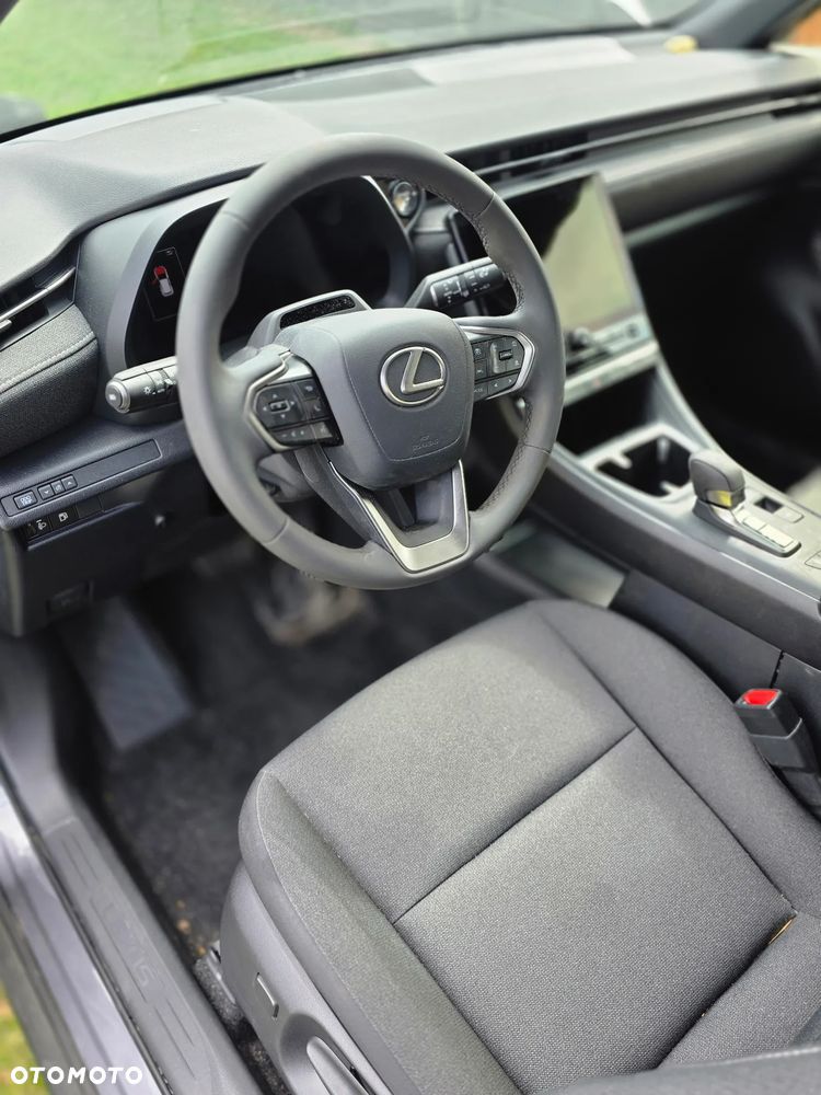 Lexus LBX - 4