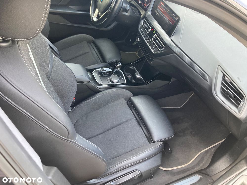 BMW Seria 2 218d Sport Line sport - 7
