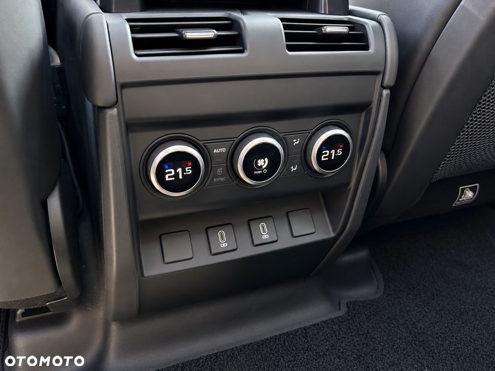 Land Rover Defender 130 D250 X-Dynamic SE - 10