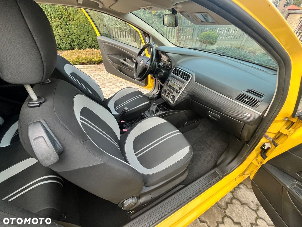 Fiat Grande Punto - 25
