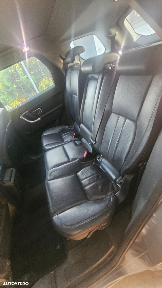 Land Rover Discovery Sport - 11