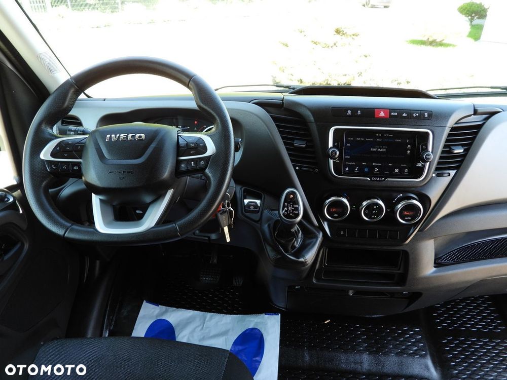 Iveco DAILY 35S18 PLANDEKA 8 PALET WEBASTO TEMPOMAT NAWIGACJA LEDY AUTOMAT HI-MATIC KLIMATYZACJA  180KM - 24