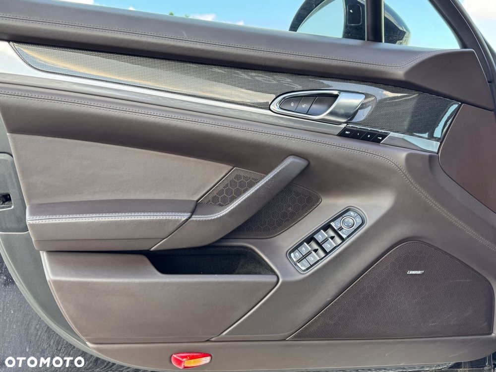 Porsche Panamera 4S PDK - 14