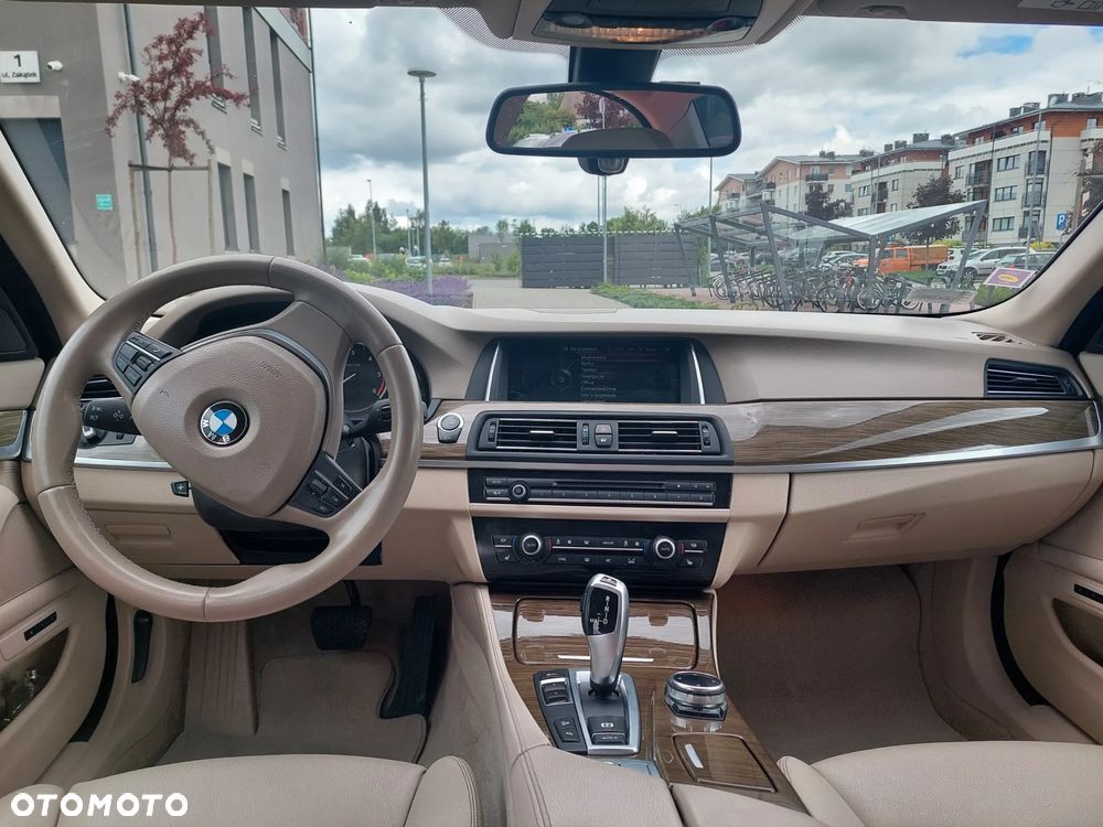 BMW Seria 5 525d xDrive Modern Line - 11
