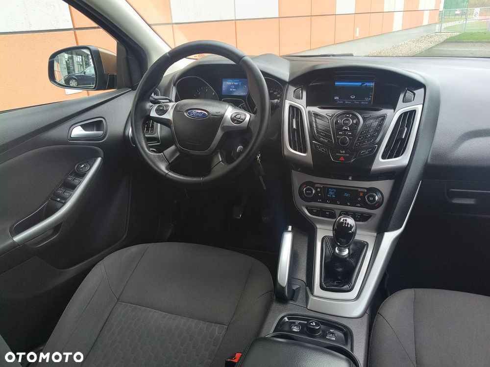 Ford Focus 1.6 TDCi DPF Champions Edition - 14