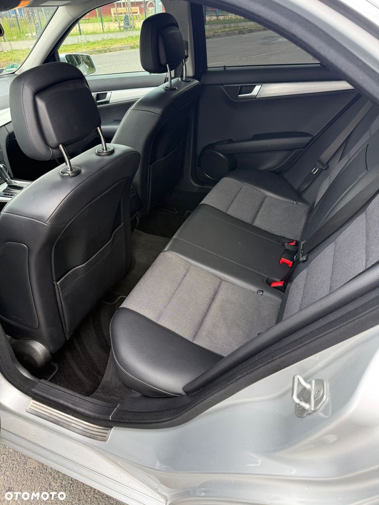 Mercedes-Benz Klasa C 250 CGI BlueEff Avantgarde - 8