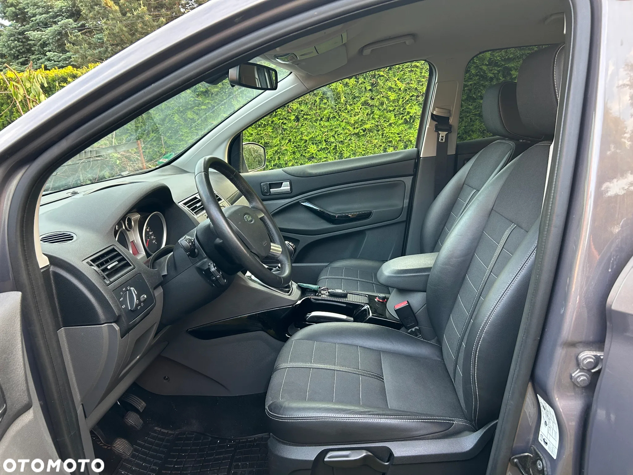 Ford Kuga 2.0 TDCi 2x4 Titanium - 9