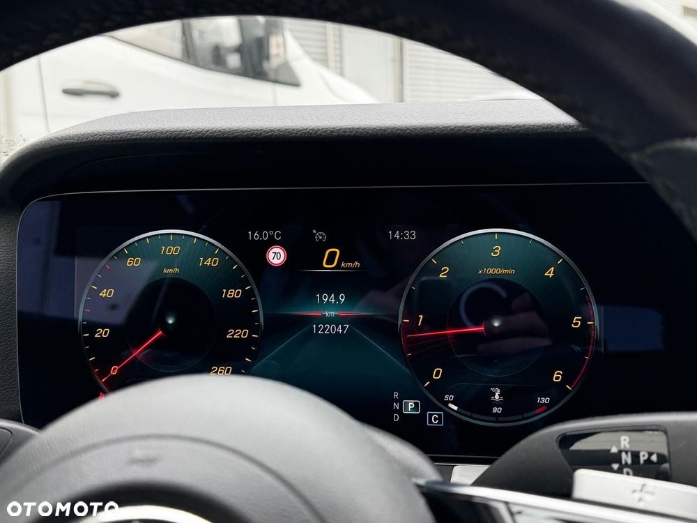 Mercedes-Benz Klasa E 220 d 4-Matic AMG/Avantgarde - 27