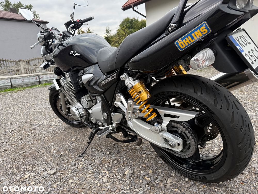 Yamaha XJR - 4