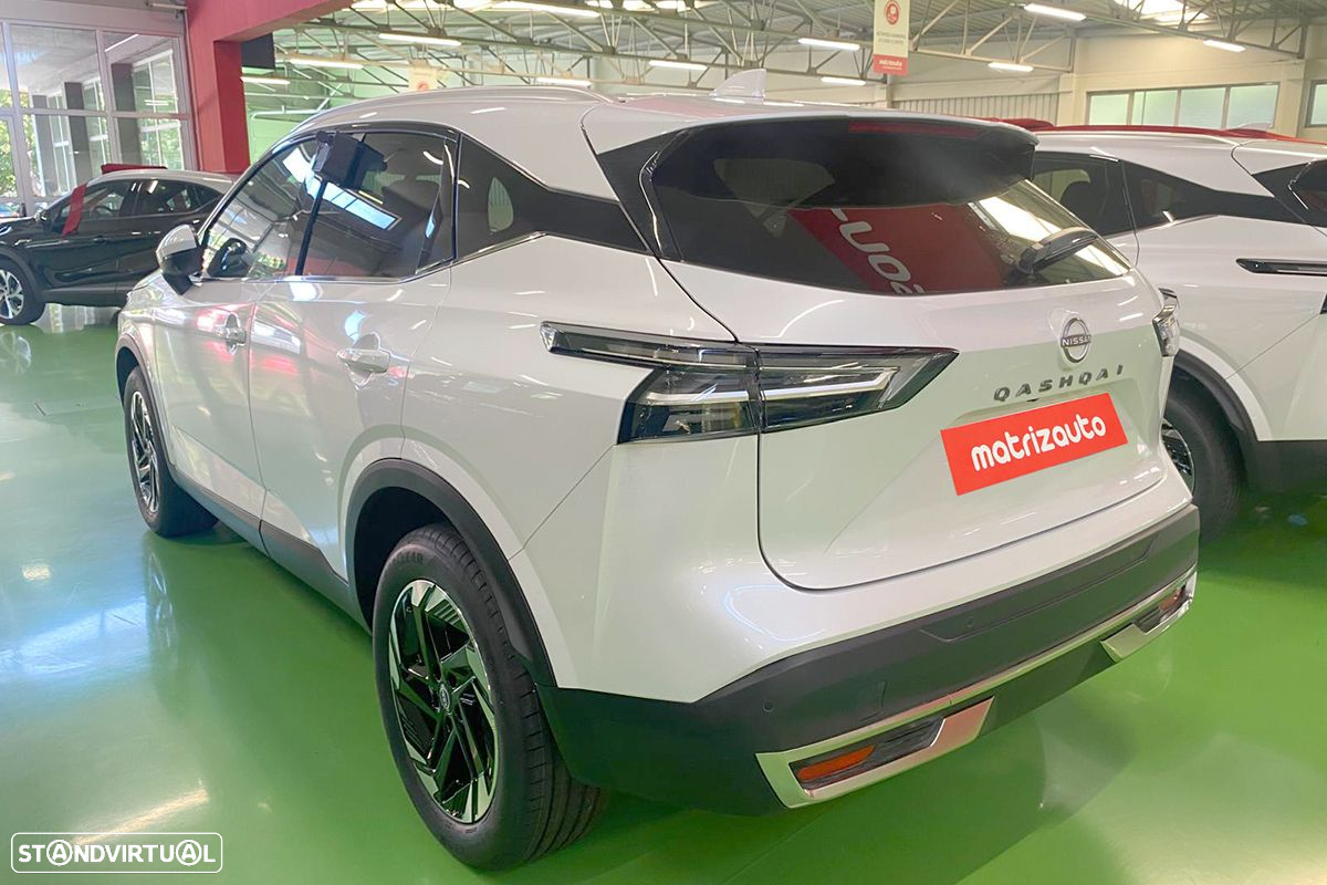 Nissan Qashqai 1.3 DIG-T N-Connecta LED Xtronic - 3
