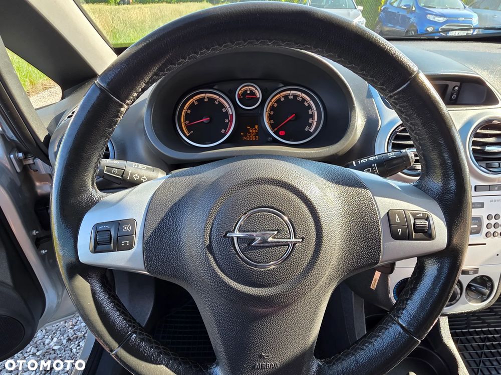 Opel Corsa 1.4 16V Cosmo - 17